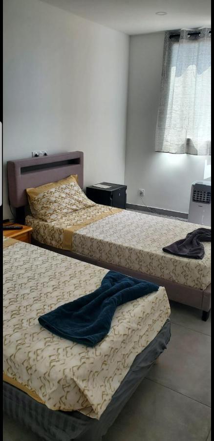 Big Flat Sea Vieuw 95 M2 5 Rooms Near Airport 5 Min Train 3 Min And Tram On Site, Beach 7 Min, 2 Showers And 2 Toilets , Neuf Grand Appartement 95 M2 5 Chambres Proche Aeroport 5 Min Train 3 Min Et Tramway Sur Place, Plage 7 Min 2 Douches Et 2 Wc Vue Nisa Exterior foto
